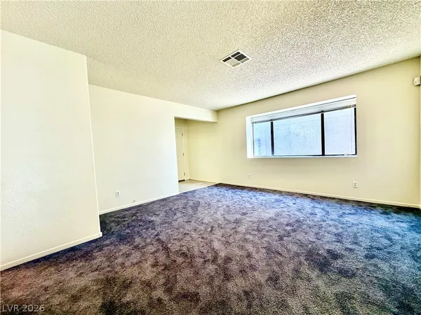 $2,200 | 2063 Waverly Circle, Henderson, NV 89014