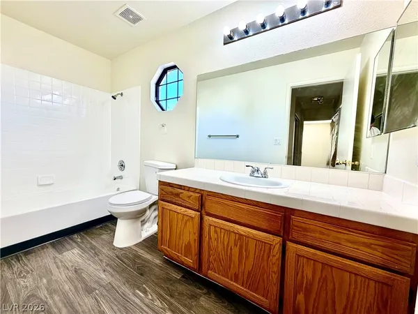 $2,200 | 2063 Waverly Circle, Henderson, NV 89014