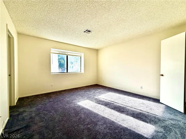 $2,200 | 2063 Waverly Circle, Henderson, NV 89014