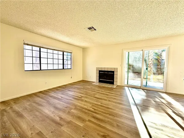 $2,200 | 2063 Waverly Circle, Henderson, NV 89014