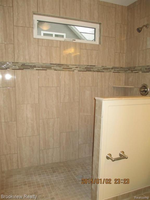 2564 Emmons Avenue Rochester Hills, MI 48307 - Photo 9 of 20