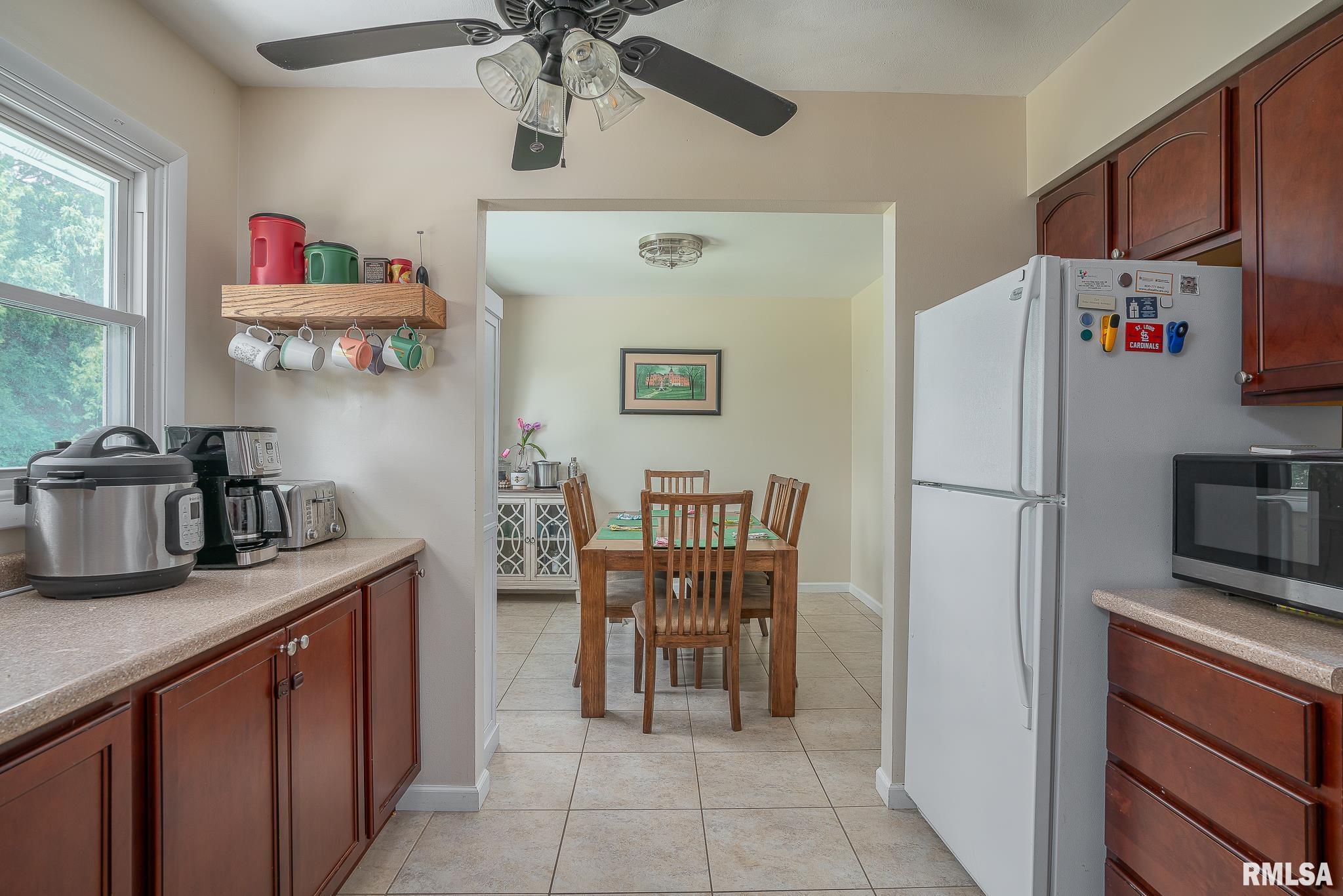 3218 Forest Road Davenport, IA 52807 - Photo 5 of 22 Gallery Image 5