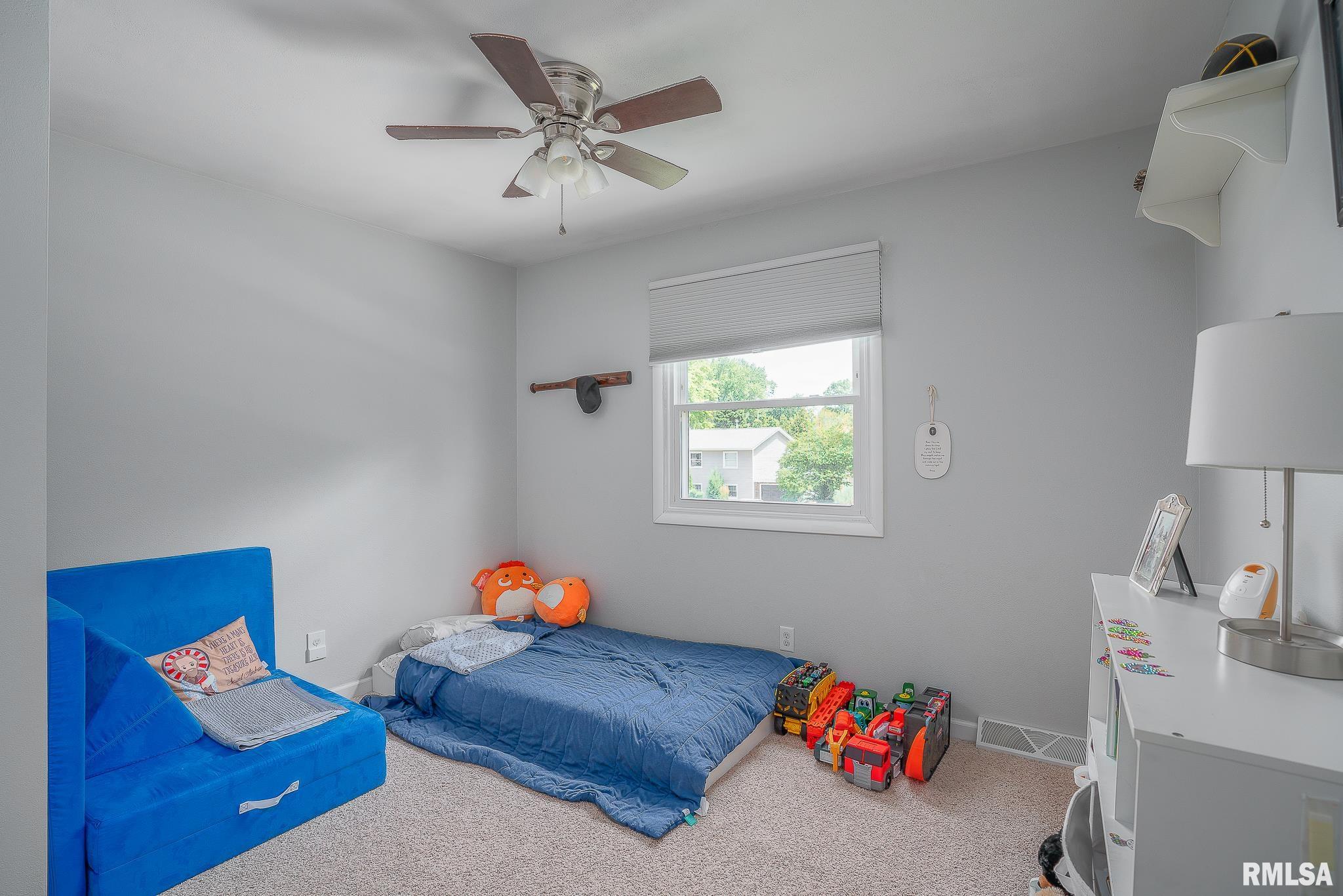 3218 Forest Road Davenport, IA 52807 - Photo 10 of 22 Gallery Image 10