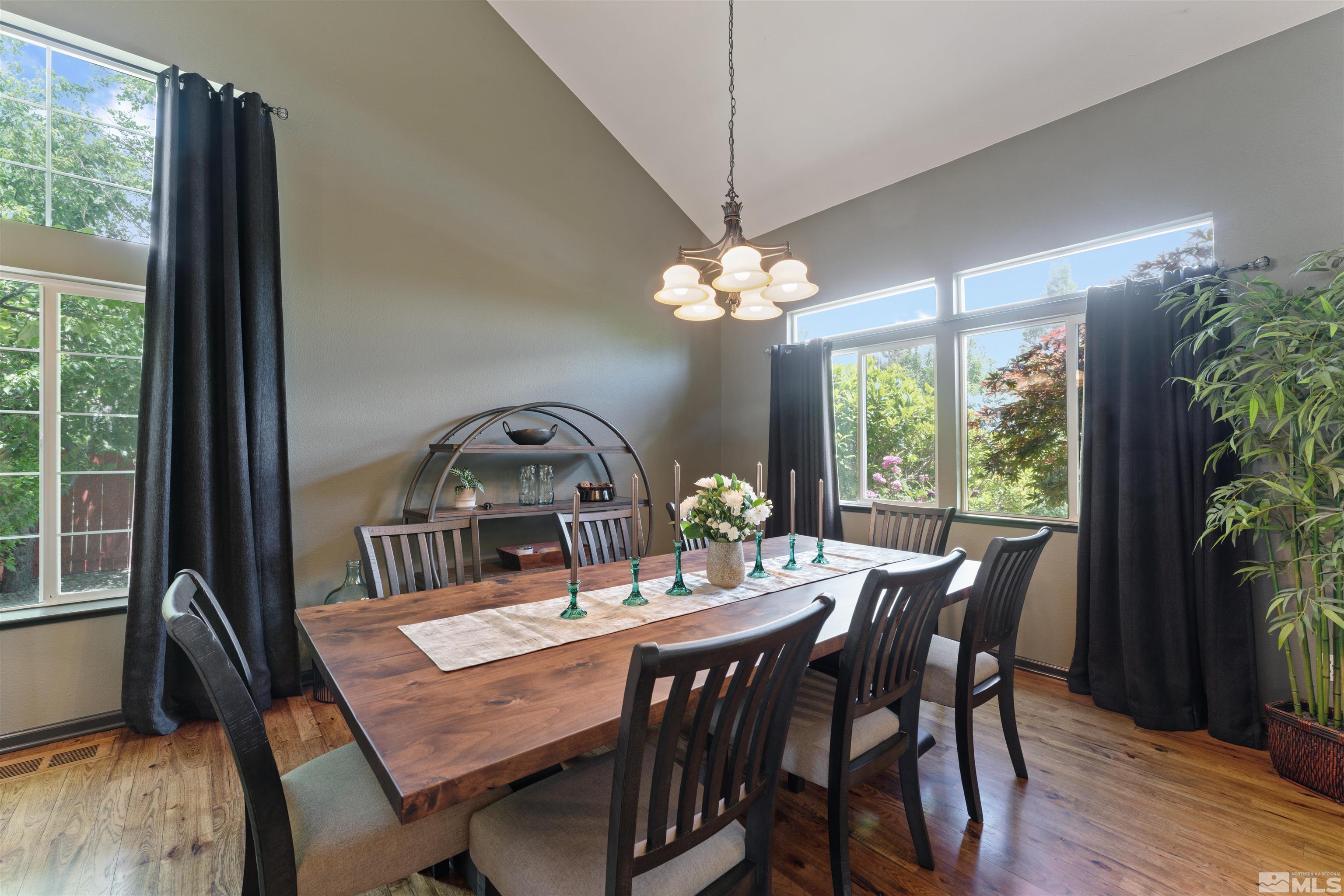 1570 Alturas Avenue Reno, NV 89503 - Photo 8 of 40 Photo 8