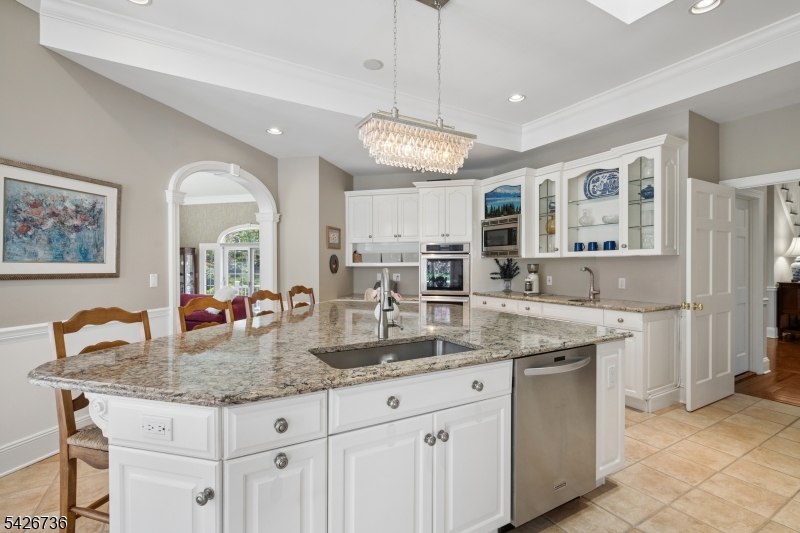110 Chelsea Watchung, NJ 07069 - Photo 13 of 43
