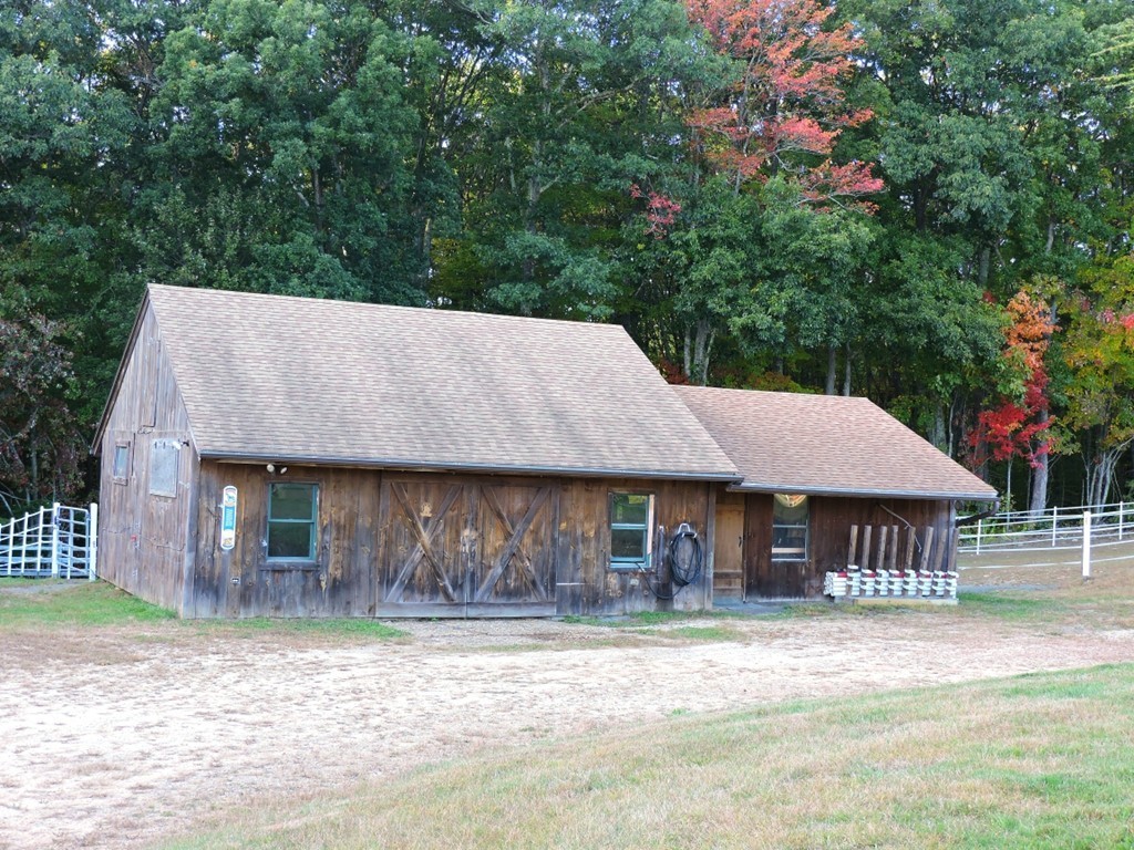 651 Woods Road Barre, MA 01068 - Photo 9 of 29 Gallery Image 9