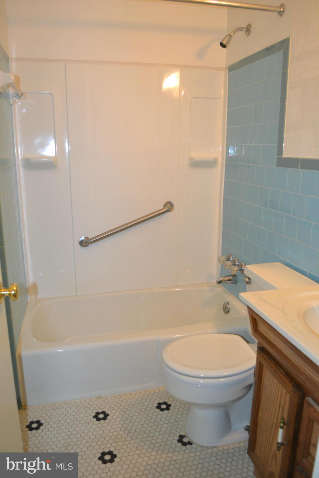 4128 Falls Road Baltimore, MD 21211 - Photo 3 of 28 Bath