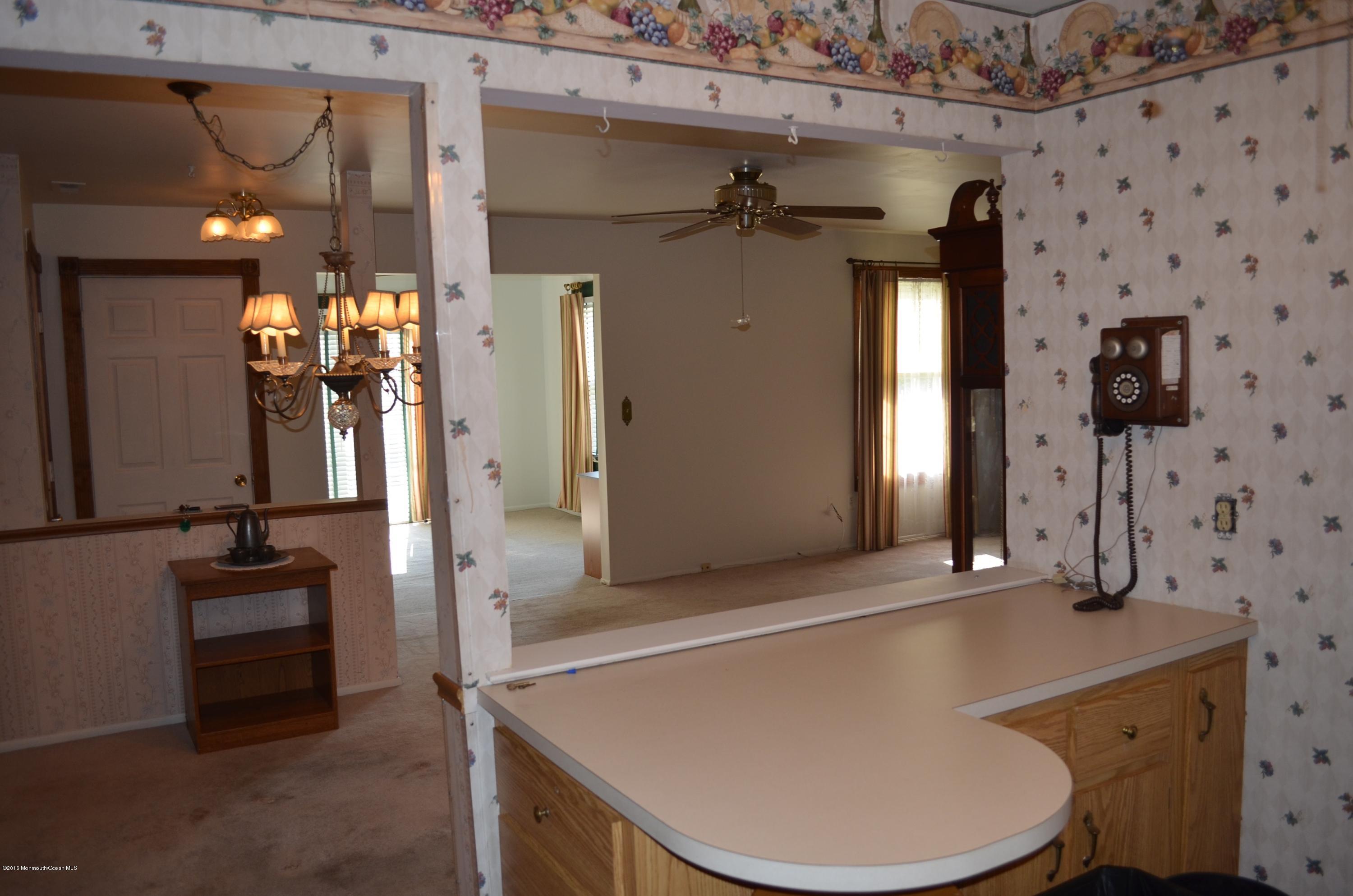 507 Harding Road, Unit 1 Freehold, NJ 07728 - Photo 3 of 26 DSC_0028