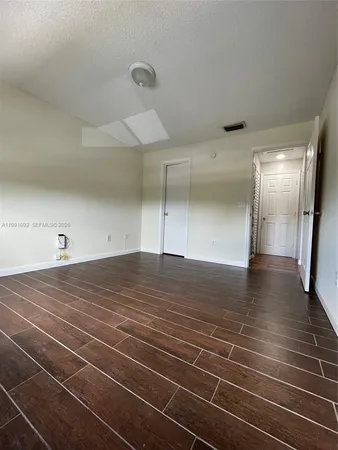 $1,725 | 3650 North 56th Avenue, Unit 519, Hollywood, FL 33021