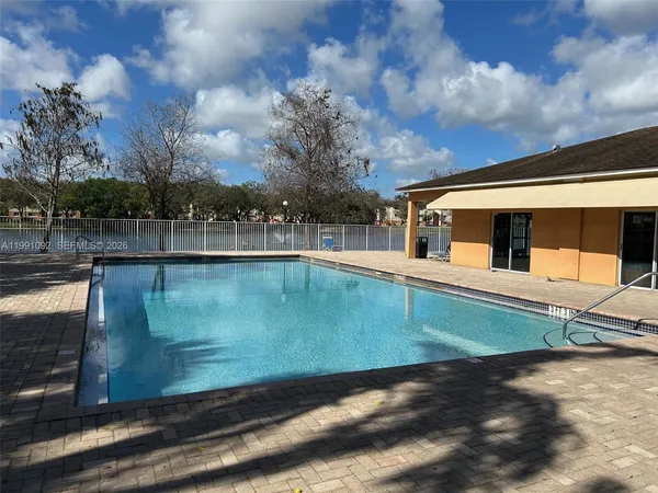 $1,725 | 3650 North 56th Avenue, Unit 519, Hollywood, FL 33021