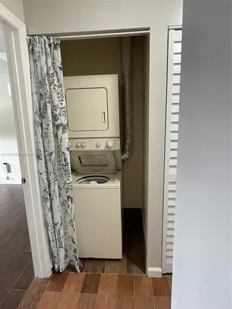 $1,725 | 3650 North 56th Avenue, Unit 519, Hollywood, FL 33021