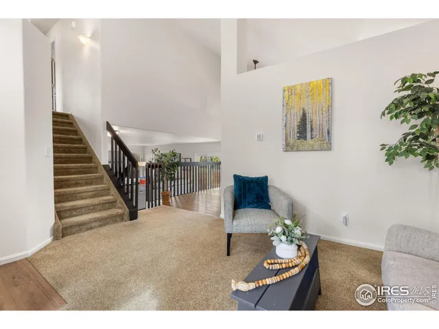 a view of entryway and hall