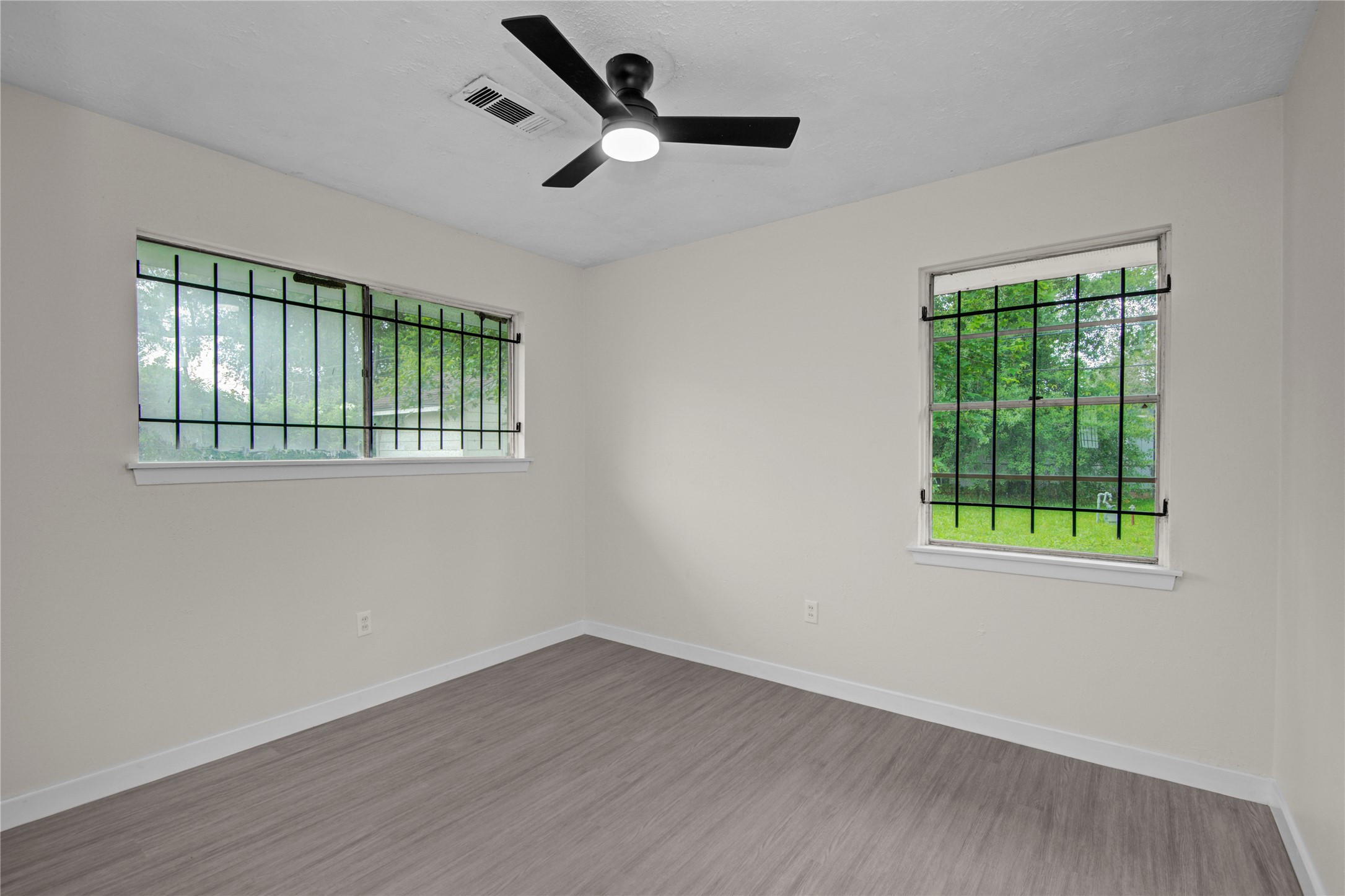 7329 Gleason Road Houston, TX 77016 - Photo 12 of 25