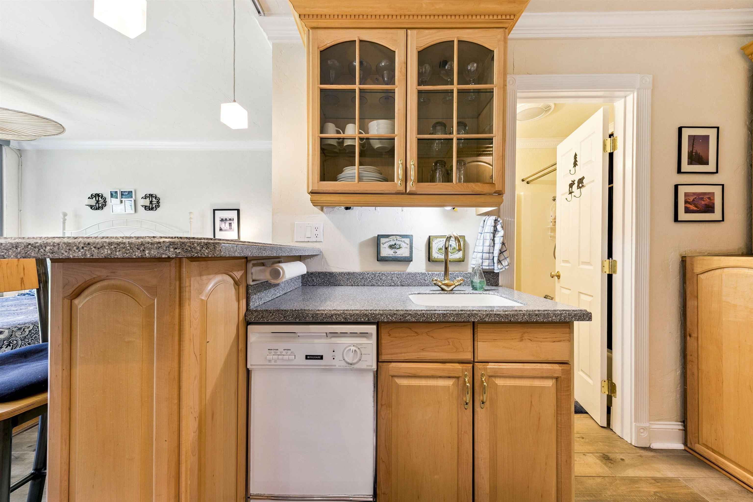 11591 Snowpeak Way, Unit 305 Truckee, CA 96161 - Photo 16 of 26