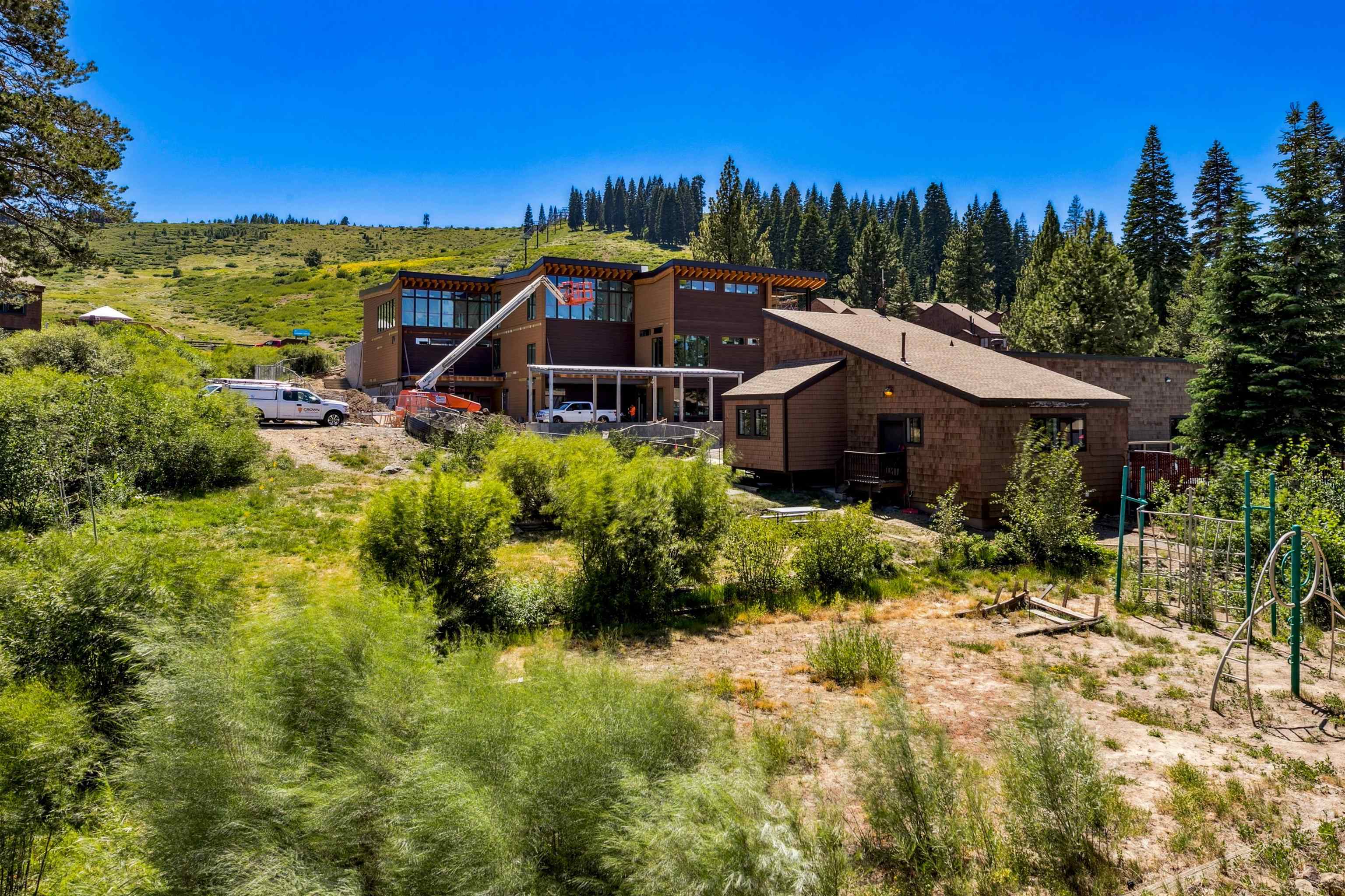 11591 Snowpeak Way, Unit 305 Truckee, CA 96161 - Photo 17 of 26