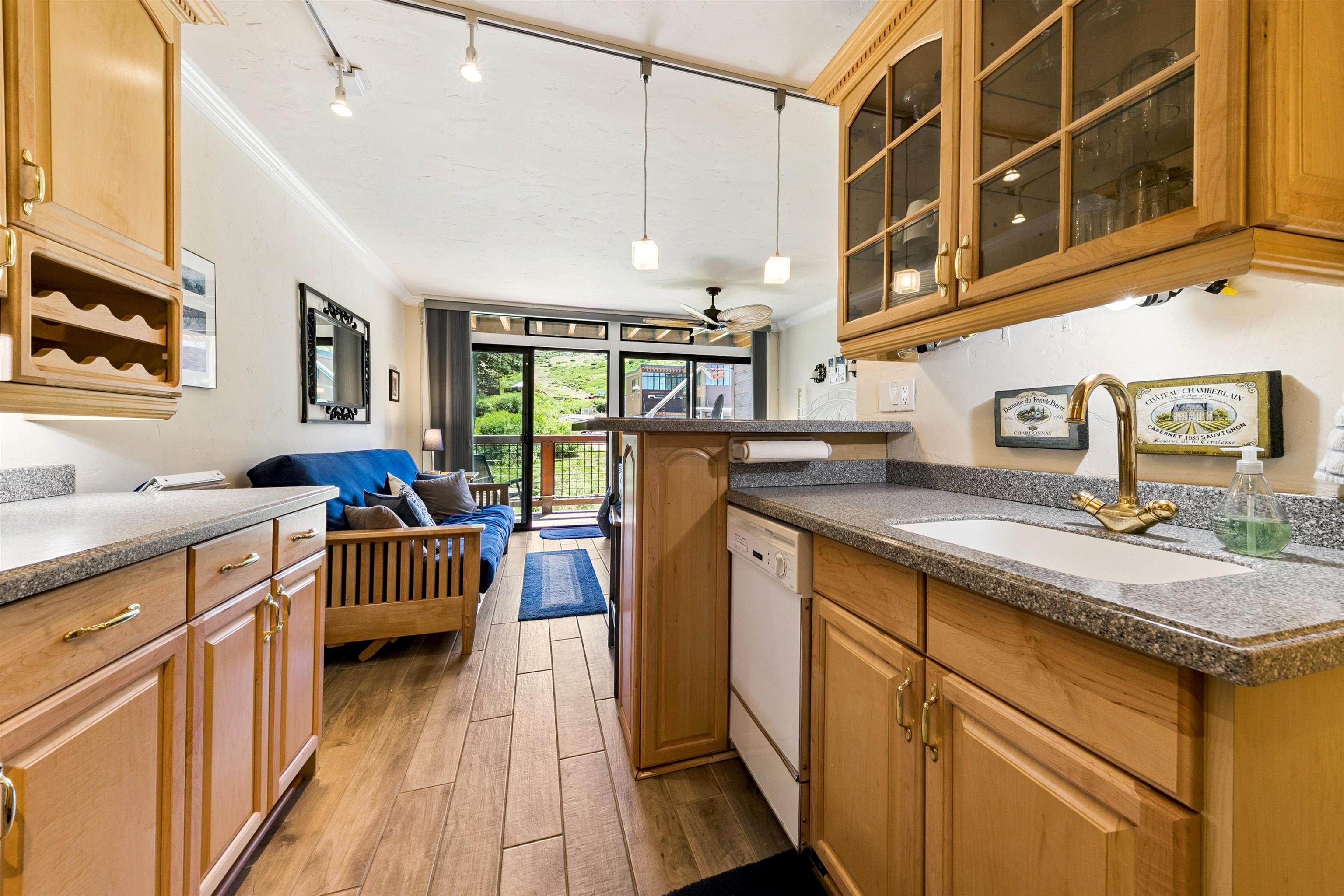 11591 Snowpeak Way, Unit 305 Truckee, CA 96161 - Photo 5 of 26