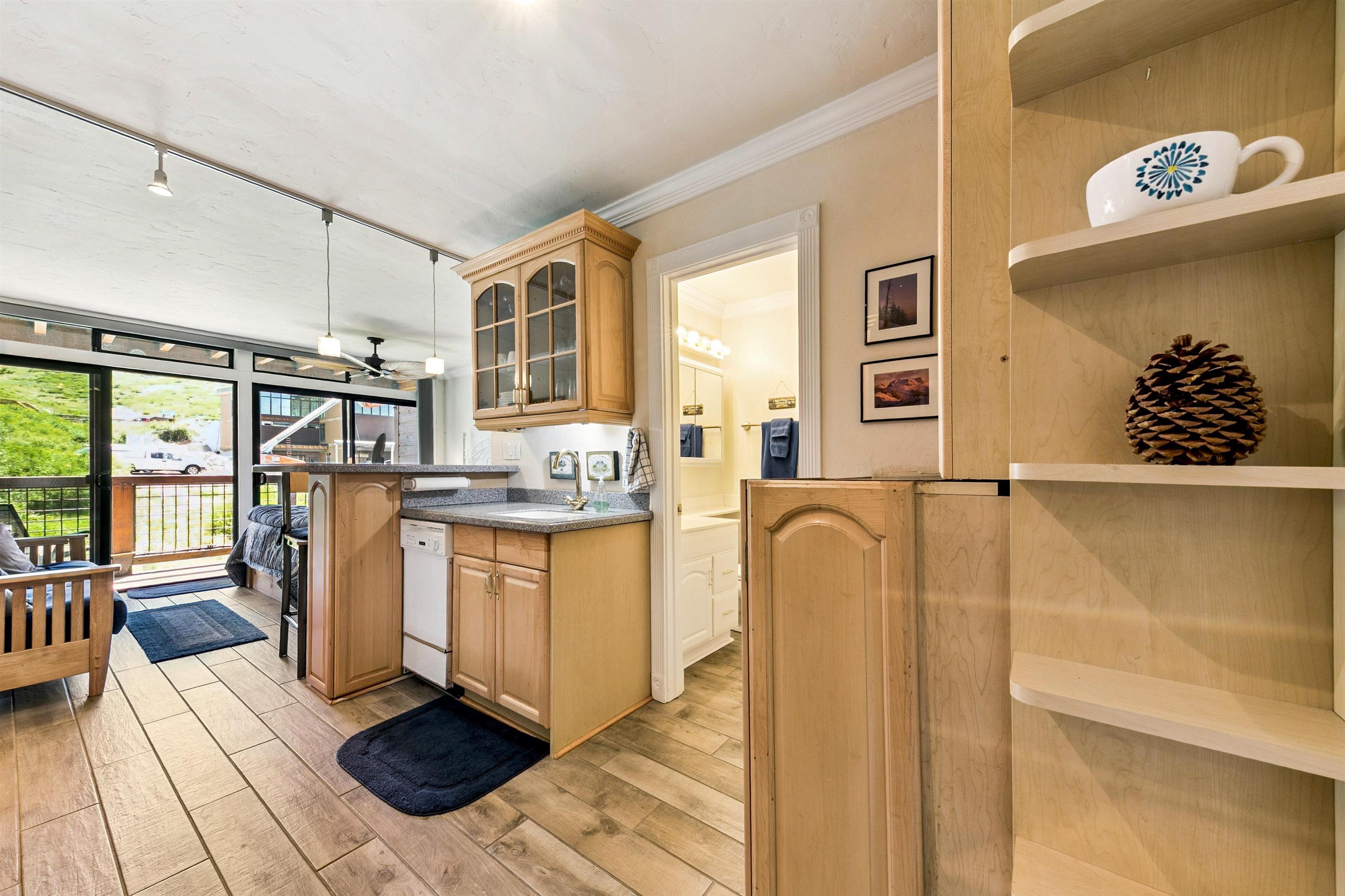 11591 Snowpeak Way, Unit 305 Truckee, CA 96161 - Photo 6 of 26