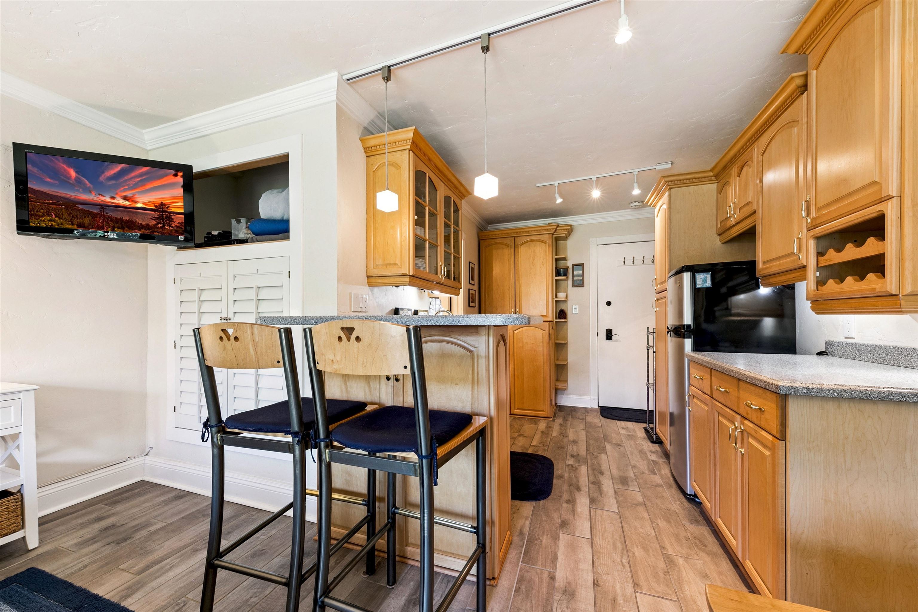 11591 Snowpeak Way, Unit 305 Truckee, CA 96161 - Photo 10 of 26