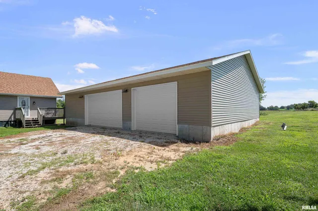 $295,000 | 23856 East 2200th Street, Geneseo, IL 61254
