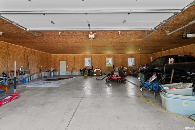 $295,000 | 23856 East 2200th Street, Geneseo, IL 61254