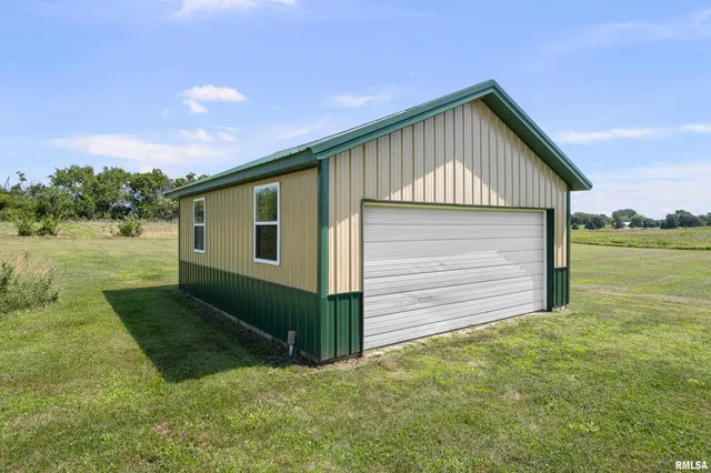 $295,000 | 23856 East 2200th Street, Geneseo, IL 61254
