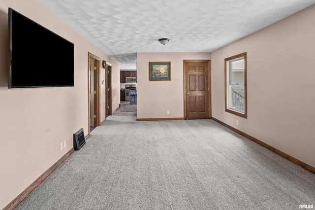 $295,000 | 23856 East 2200th Street, Geneseo, IL 61254