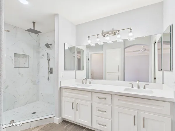 $659,900 | 2222 South Yellow Wood, Mesa, AZ 85209