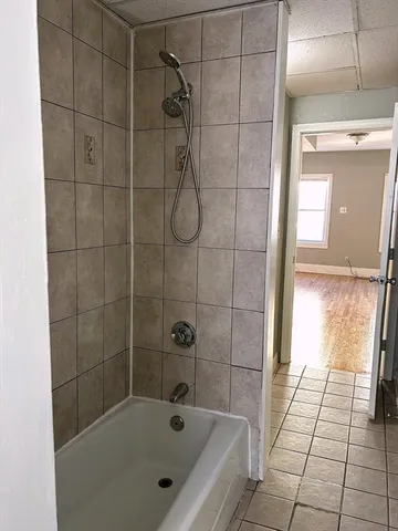 $1,400 | 62 Pitman Street, Unit 2R, Fall River, MA 02723