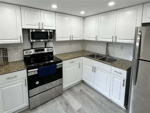 $2,000 | Country Club of Miami, Hialeah, FL 33015