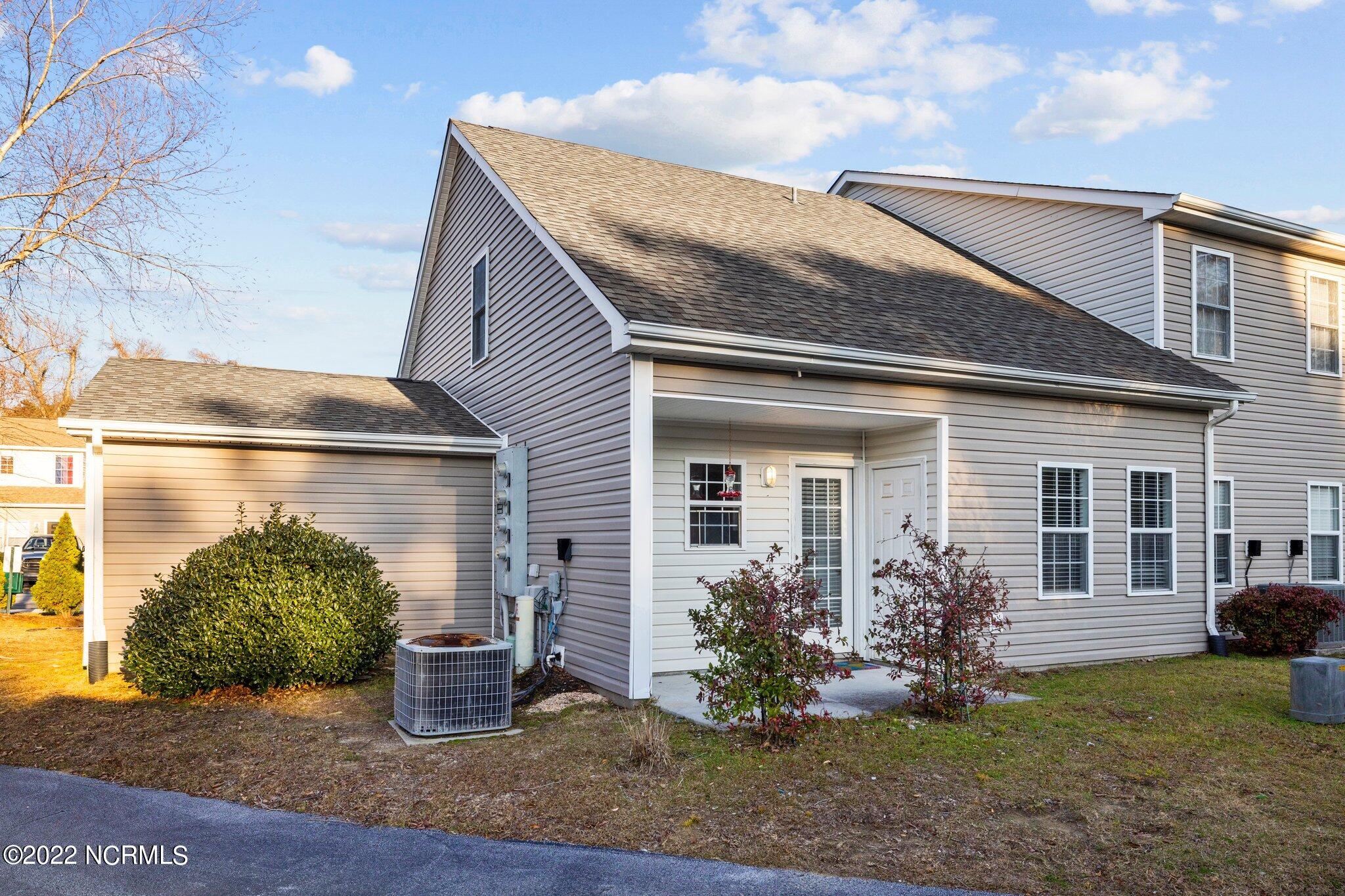 4513 Country Club Road, Unit 104F Morehead City, NC 28557 - Photo 19 of 22 Back