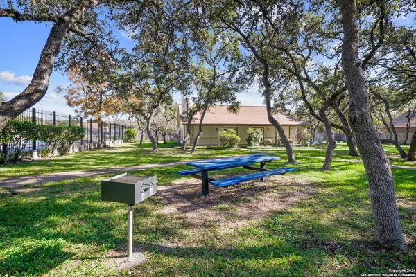 $2,400 | 7051 Shadow Run, San Antonio, TX 78250