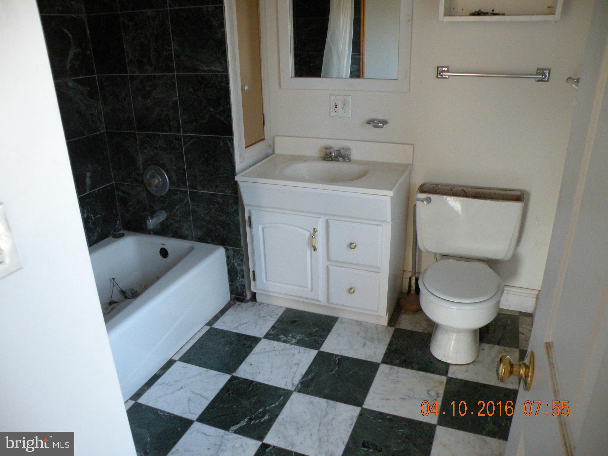 4144 Alesia Road Manchester, MD 21102 - Photo 8 of 9 Bath