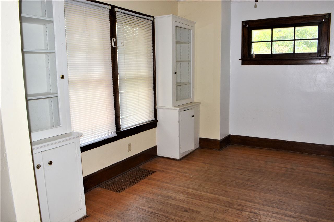 1806 Ridge Avenue Rockford, IL 61103 - Photo 6 of 18 a view of front door with wooden floor