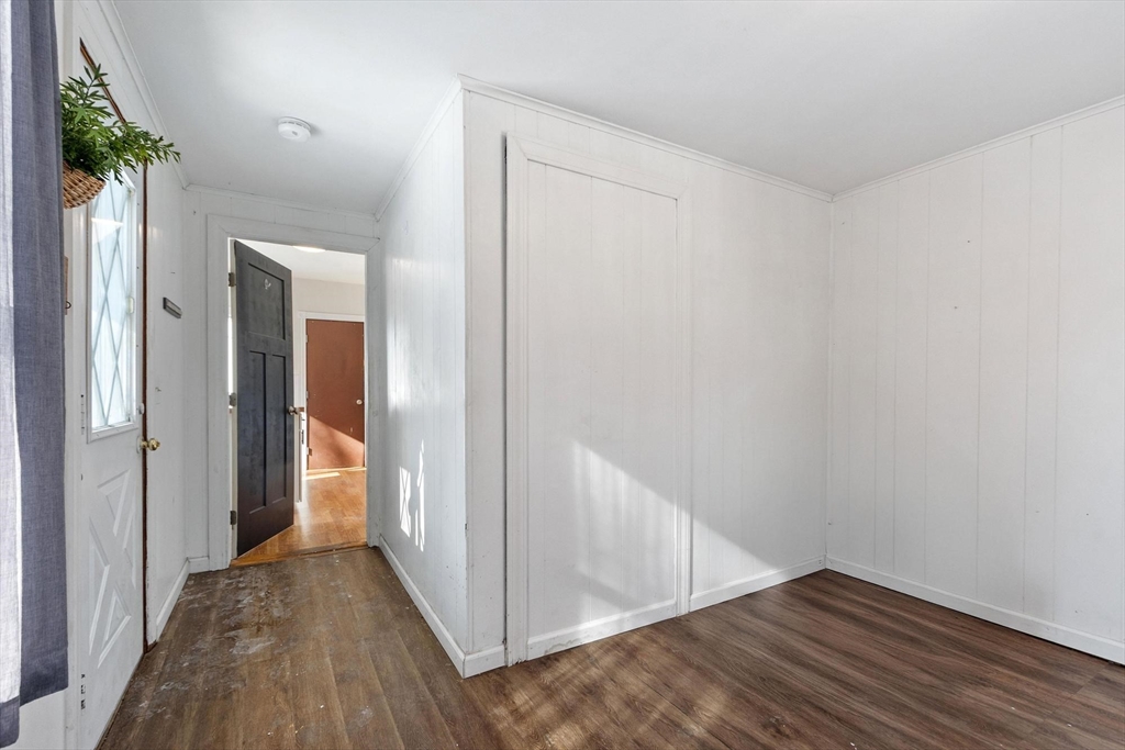 93 Forest Street Clinton, MA 01510 - Photo 5 of 24