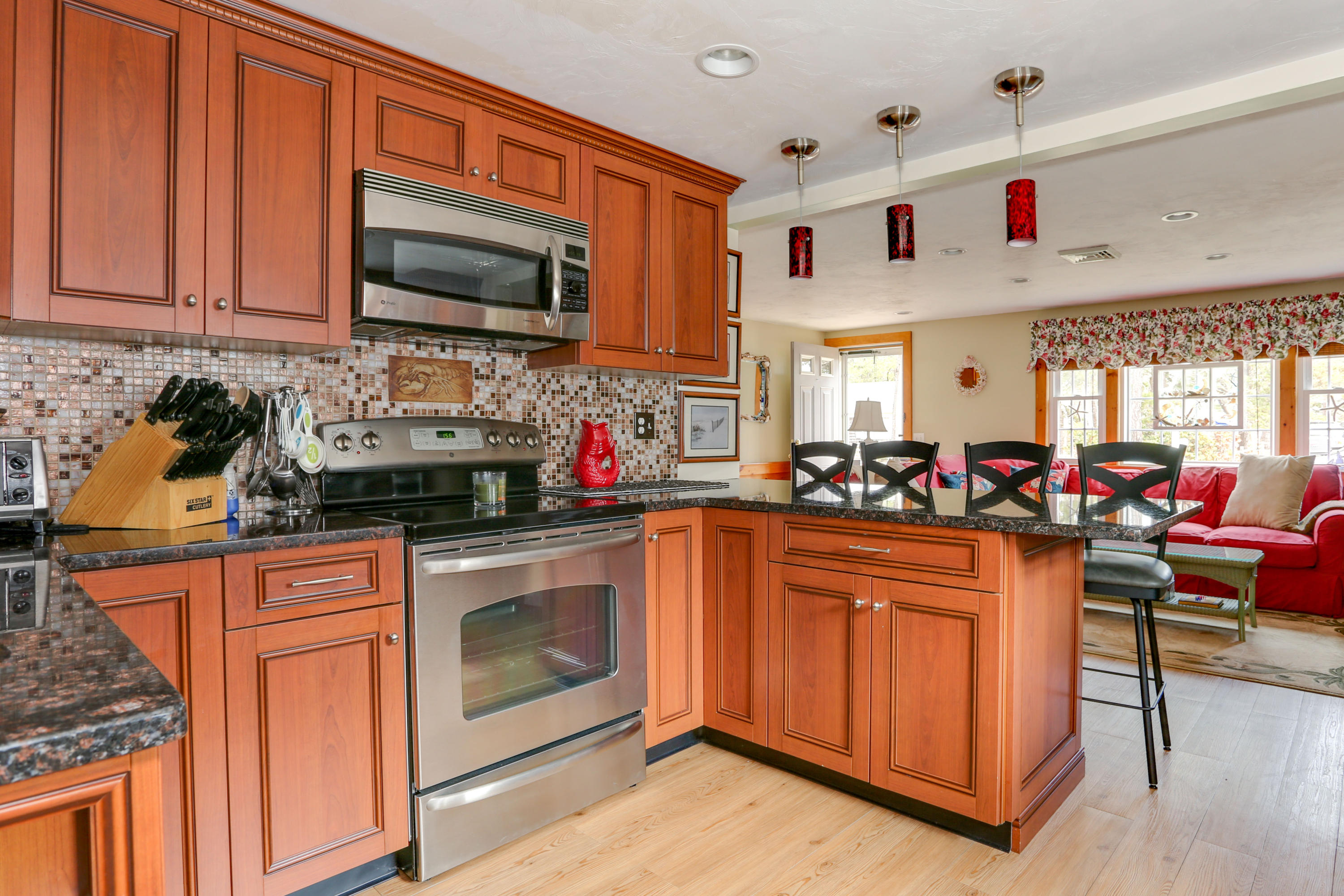 61 Captain Chase Road Dennis Port, MA 02639 - Photo 6 of 19 61CapLR-9