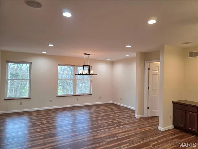 $419,900 | 1232 West Springfield Road, St. Clair, MO 63077