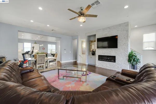 $1,699,000 | 7228 Carneros Lane, Dublin, CA 94568