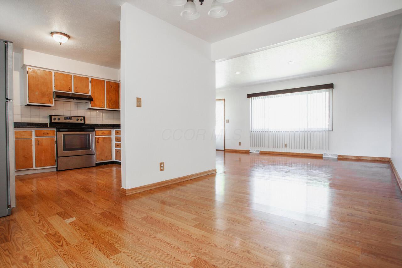 1264 Shady Lane Road Columbus, OH 43227 - Photo 7 of 20 Dining Room