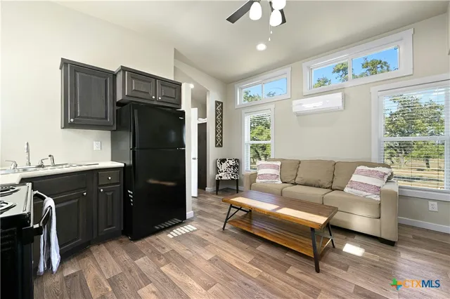 $1,650 | 257 Cr-278 Liberty Hill, Unit C, Liberty Hill, TX 78642