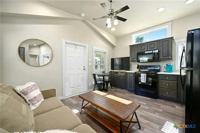 $1,650 | 257 Cr-278 Liberty Hill, Unit C, Liberty Hill, TX 78642