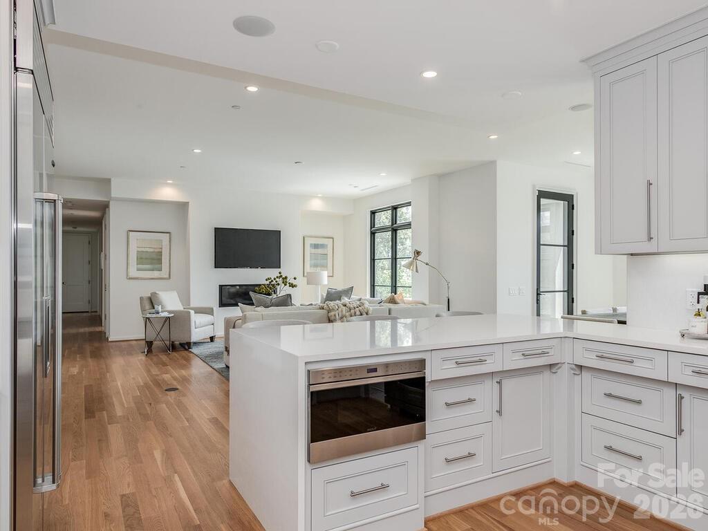 1333 Queens Road, Unit D1 Charlotte, NC 28207 - Photo 6 of 15