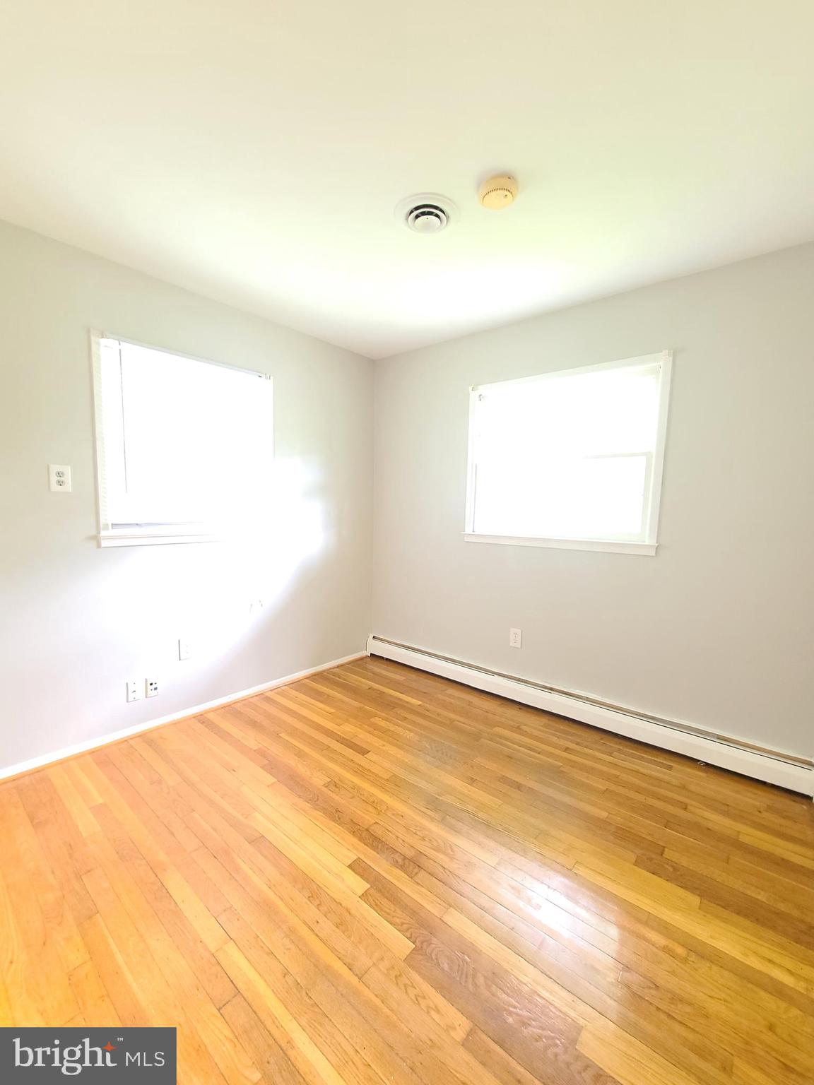 1524 Florida Avenue Woodbridge, VA 22191 - Photo 19 of 36 a view of an empty room with a window