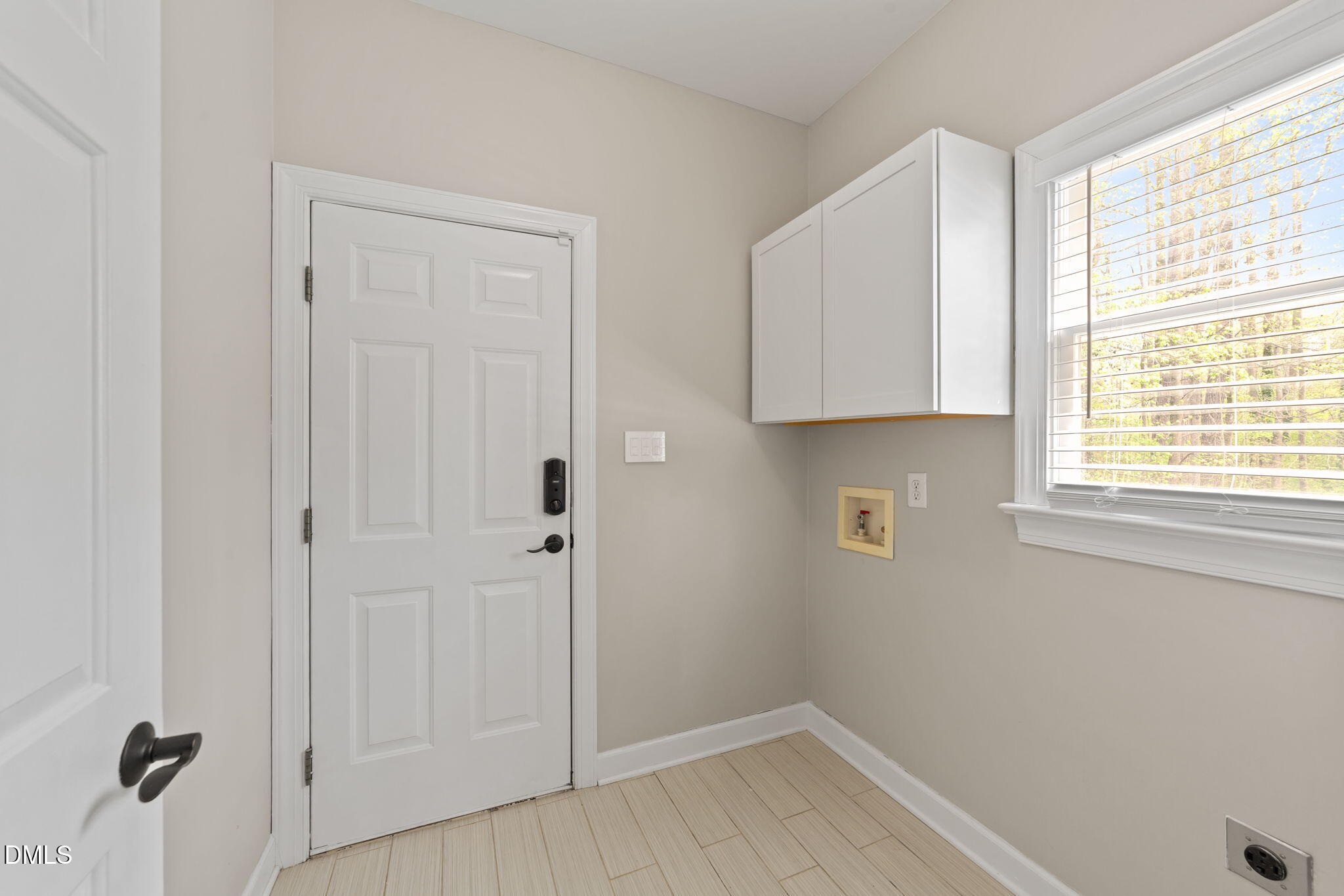 2004 Sassacus Lane Apex, NC 27523 - Photo 17 of 37 a view of an empty room with a window