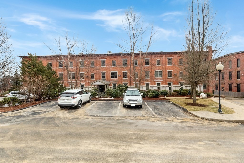 540 Main Street, Unit 404 Clinton, MA 01510 - Photo 2 of 24 Gallery Image 2
