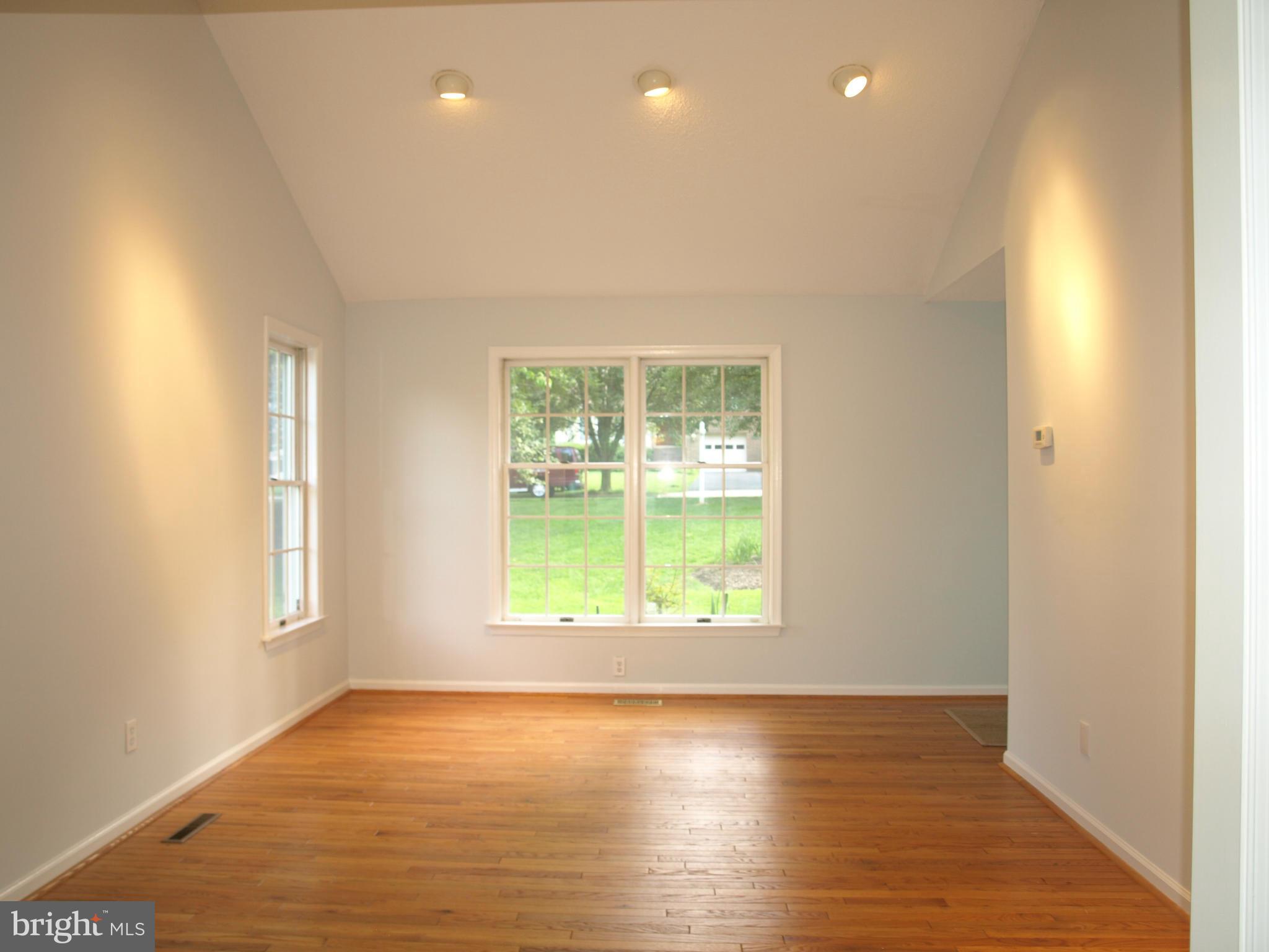 211 Hunters Ridge Road Lutherville-Timonium, MD 21093 - Photo 2 of 27 Gleaming hard wood floors