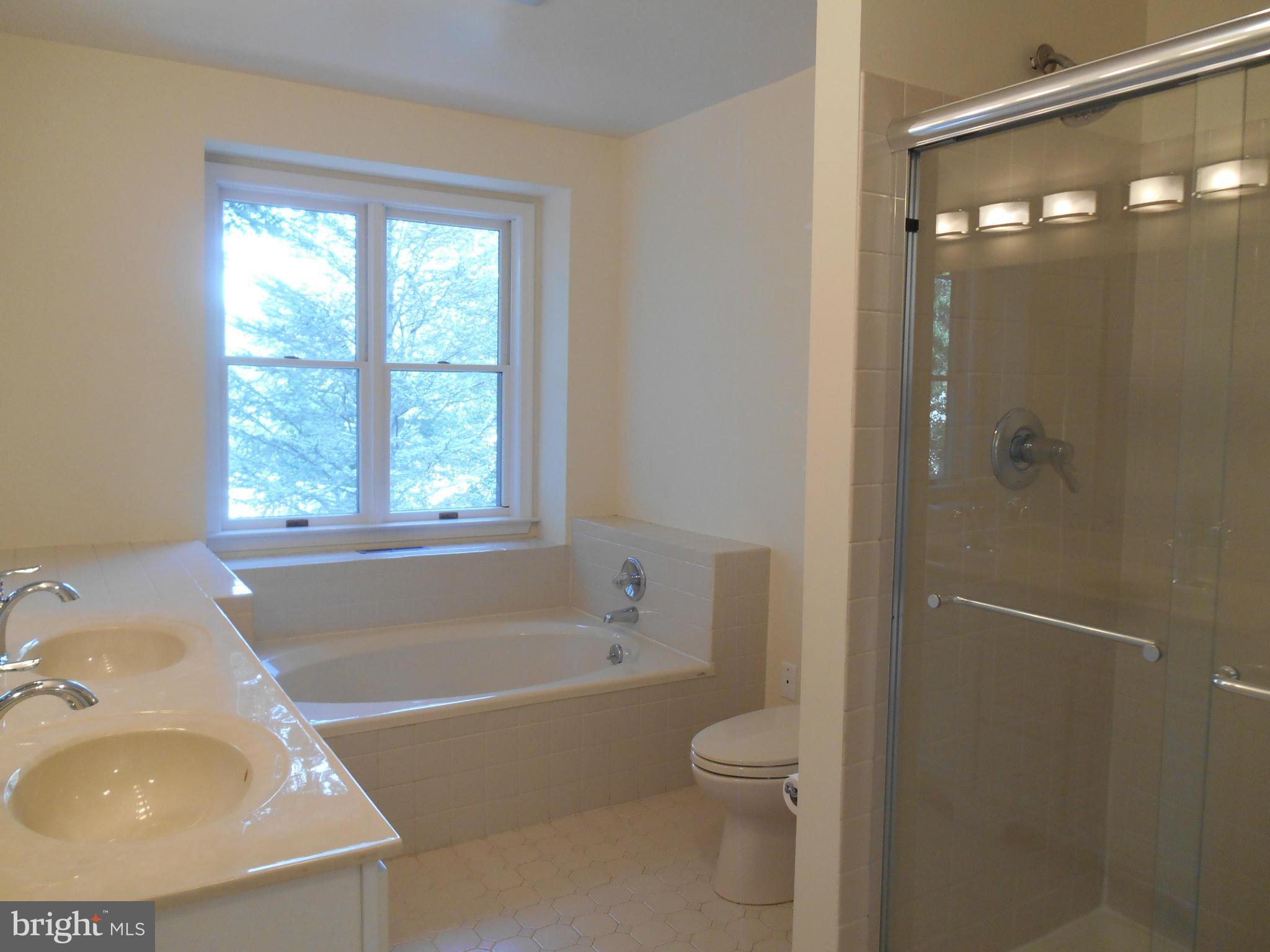 211 Hunters Ridge Road Lutherville-Timonium, MD 21093 - Photo 14 of 27 dual vanity