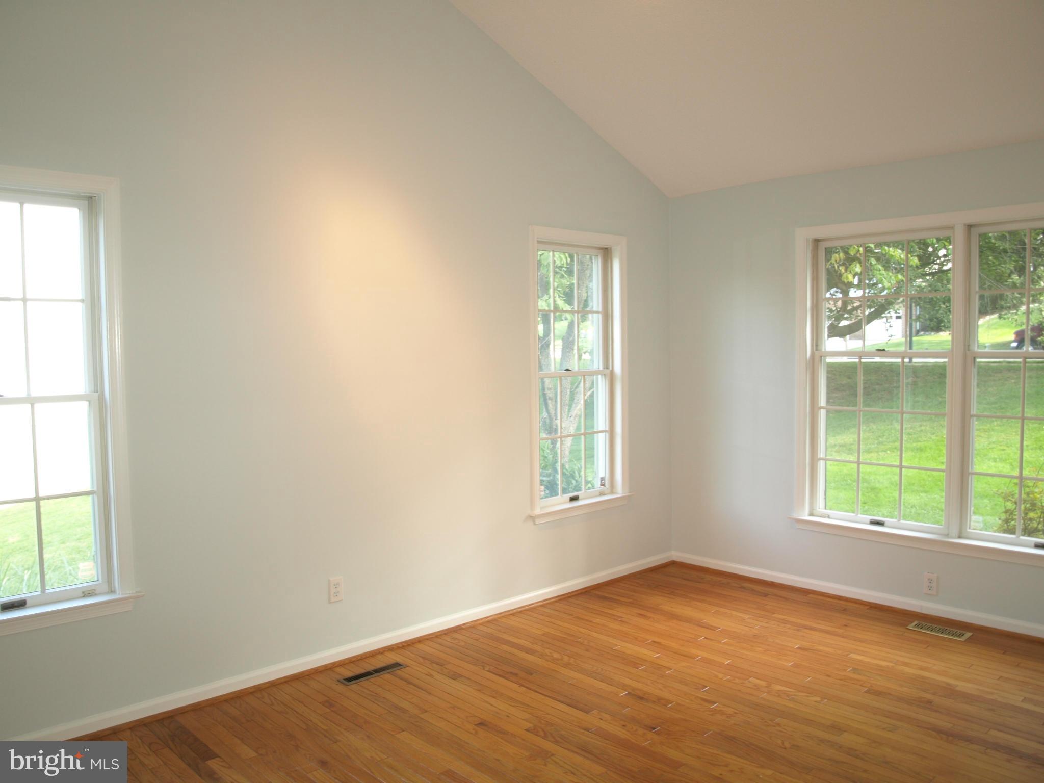 211 Hunters Ridge Road Lutherville-Timonium, MD 21093 - Photo 4 of 27 Living Room