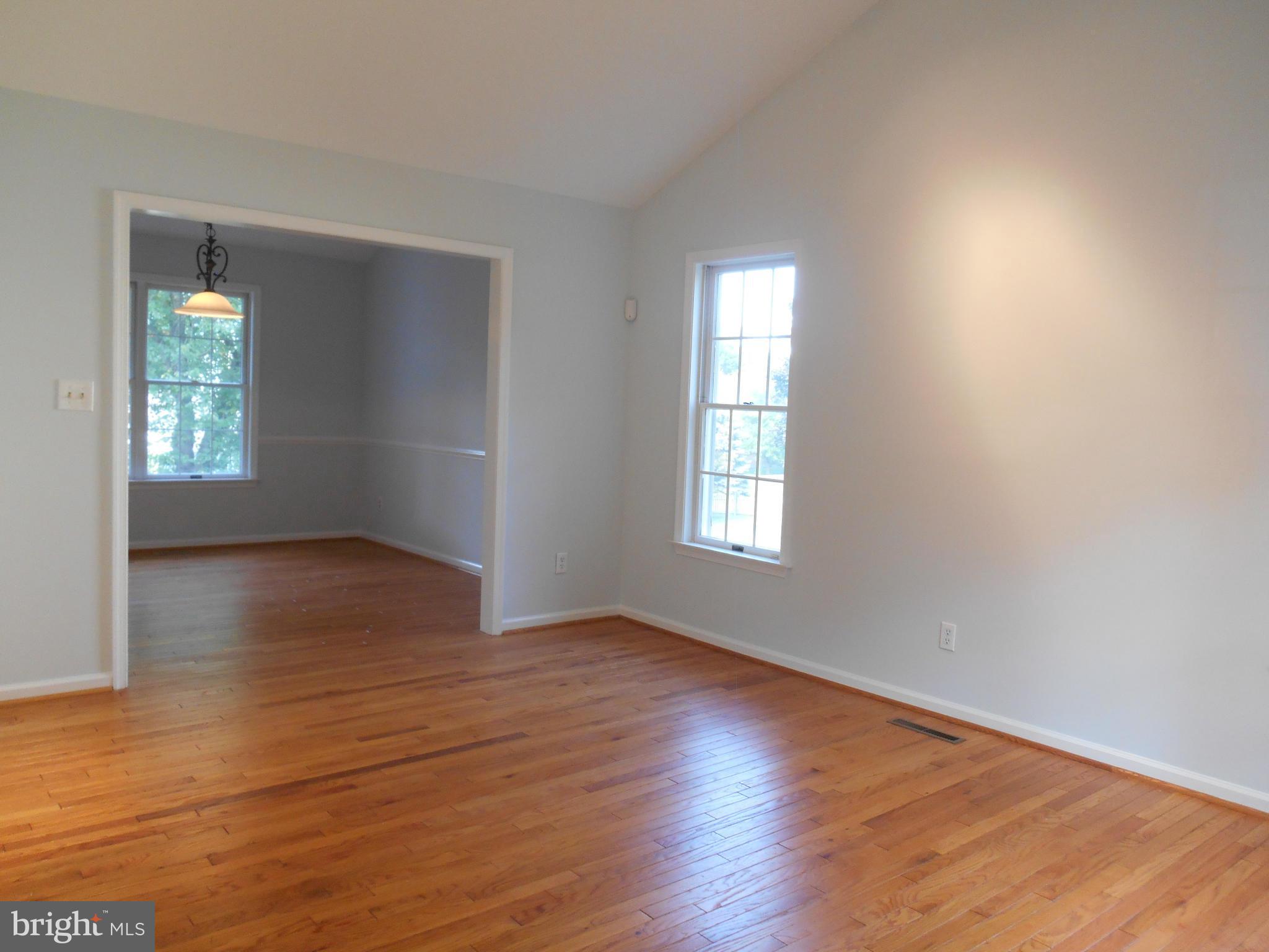 211 Hunters Ridge Road Lutherville-Timonium, MD 21093 - Photo 5 of 27 Living Room