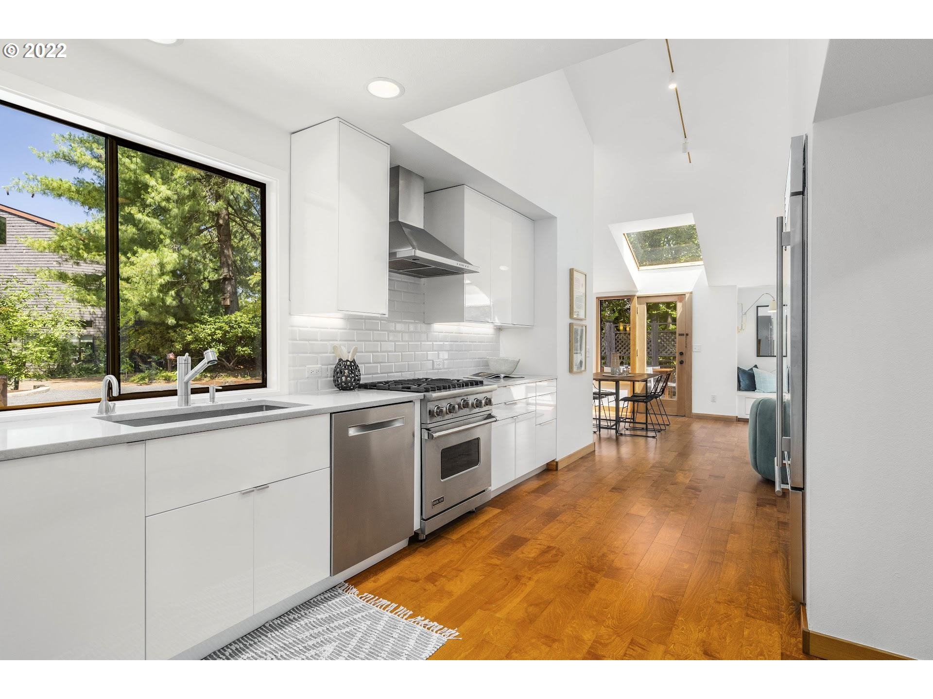 3430 Northwest Raleigh Street Portland, OR 97210 - Photo 12 of 32 Gallery Image 12