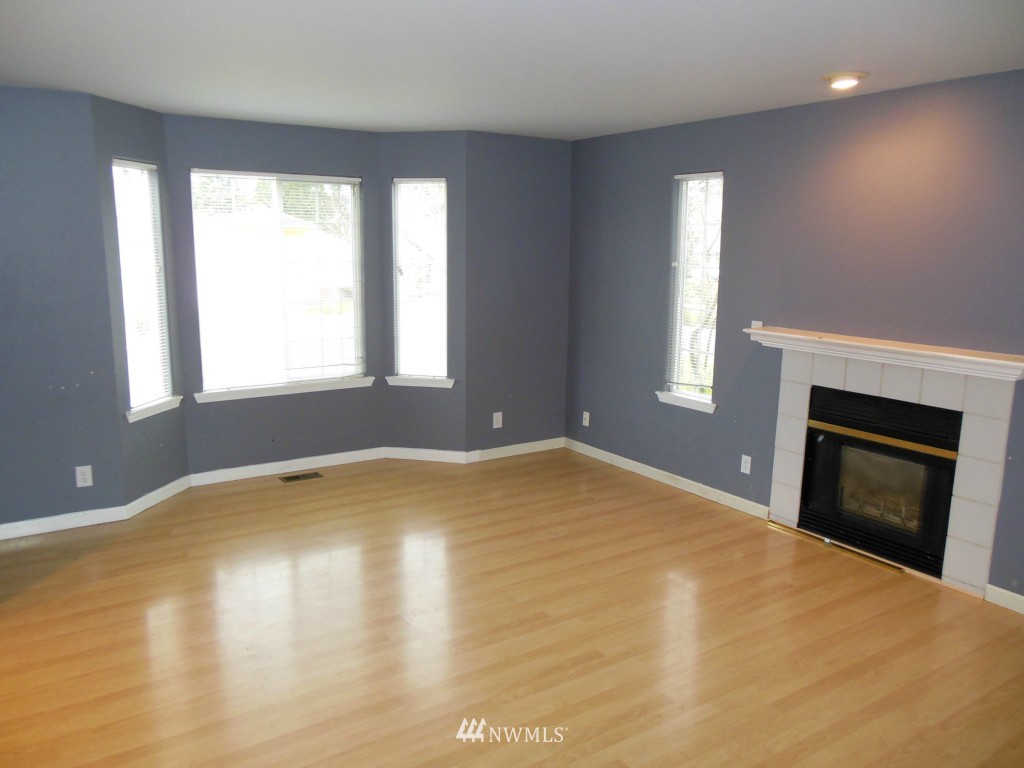 12215 Northeast 169th Street Bothell, WA 98011 - Photo 2 of 7 Gallery Image 2